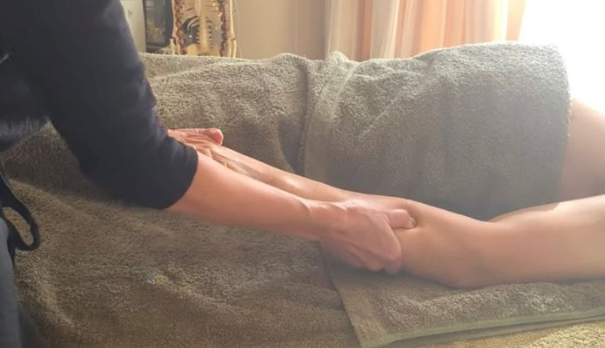 メンズエステ（ご紹介に限り男性のお客様の予約をお受けいたします)